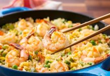 How to make chicken and shrimps fried rice