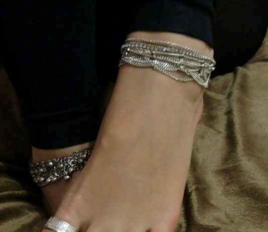 LEG JEWELRY; MYTH OR FASHION?