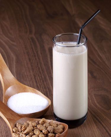 YADDA AKE HADA NAGARTACCEN KUNUN AYA (TIGERNUT DRINK)