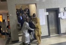 Uwargidan Abba kyari ta yanke jiki ta fadi a cikin kotu yayin da kotu ta hana ba da beli