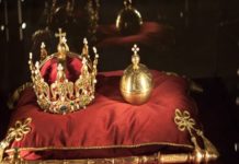 kasashe shida a Duniya Masu yin mulkin Sarauta maimakon Dimokuradiyya