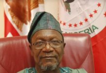 Shugaban Majalisar Dattawa Abdullahi Yahaya ya canja sheka daga jam’iyyar APC zuwa PDP.