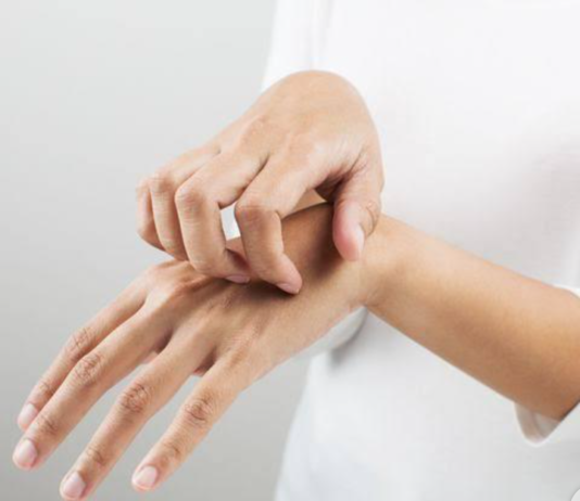 Dalilan Da yasa Jikinku ke yin kaikayi Bayan Kun Yi Wanka