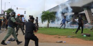 Mummunan Zanga-zanga Ta Barke A Legas Kan Sabbin Naira