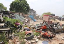Game da rashin tsaro a Abuja:An rusa gidajen kwana na bacha da gidajen wanka da aka gina su ba a bisa ka’ida ba a Idu.