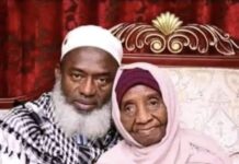 Mahaifiyar fitaccen malamin addinin musulunci Sheikh Ahmad Abubakar Gumi ta rasu.