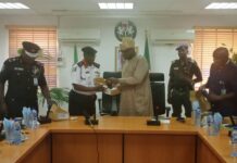 An rarraba Manyan na’urorin sadarwar na fasaha ga hukumomin tsaro